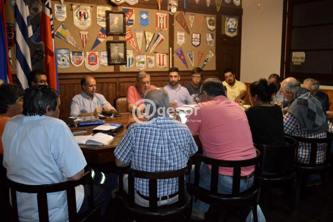 Jugarán en el estadio Luis Koster desde la hora 19.00, Rovers- Artigas, desde las 21.00 horas Bristol ante Túnel. El próximo sábado 23, serán las revanchas.